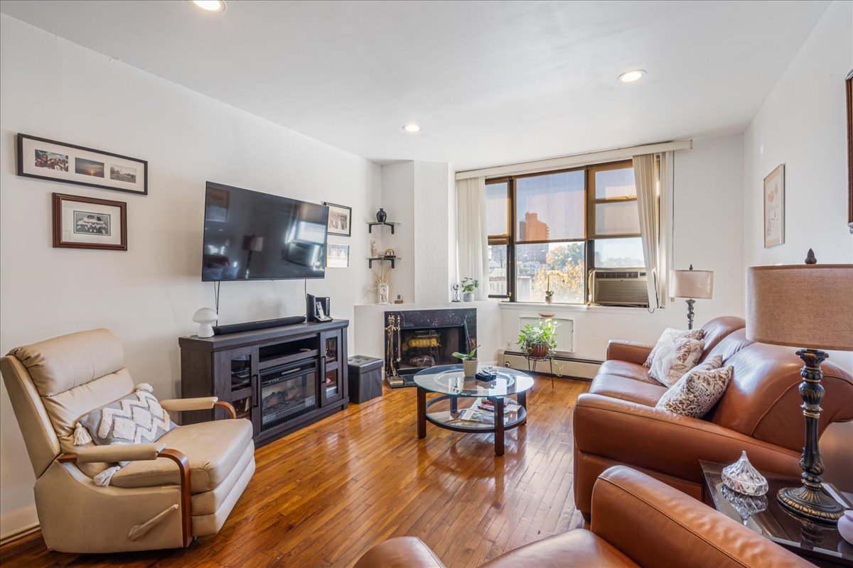270 5th St Unit 4C, Brooklyn
